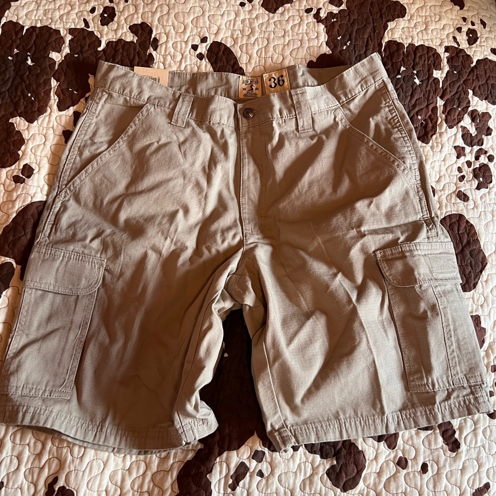 Men’s Cargo Shorts NWT